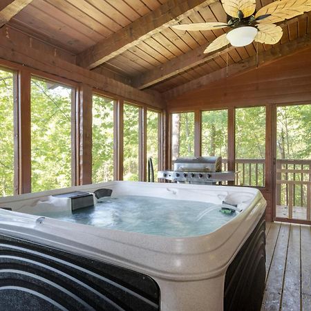 Dudley IV By Avantstay Cosy Cabin W Hot Tub Sweeping Views Pigeon Forge Exterior photo
