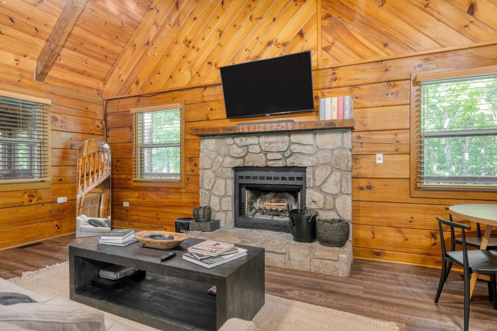 Dudley IV By Avantstay Cosy Cabin W Hot Tub Sweeping Views Pigeon Forge Exterior photo